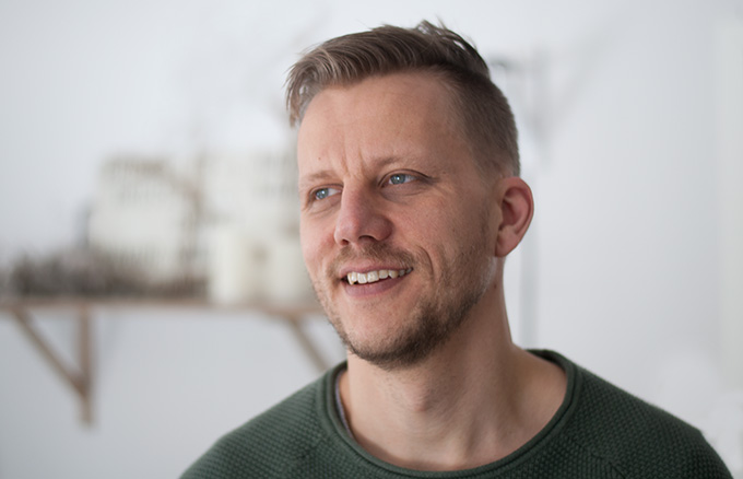 Erik Jonsson, Intuned